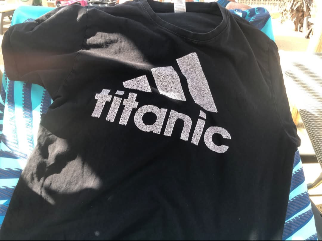 Oversized Streetwear T-Shirt „Titanic“ – Parody Logo Print Unisex - Beatwear 71